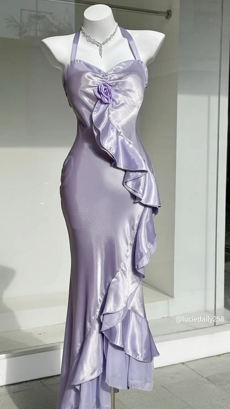 Robe de soirée longue satinée fourreau ras-du-cou violette glamour pour bal de promo DP06234