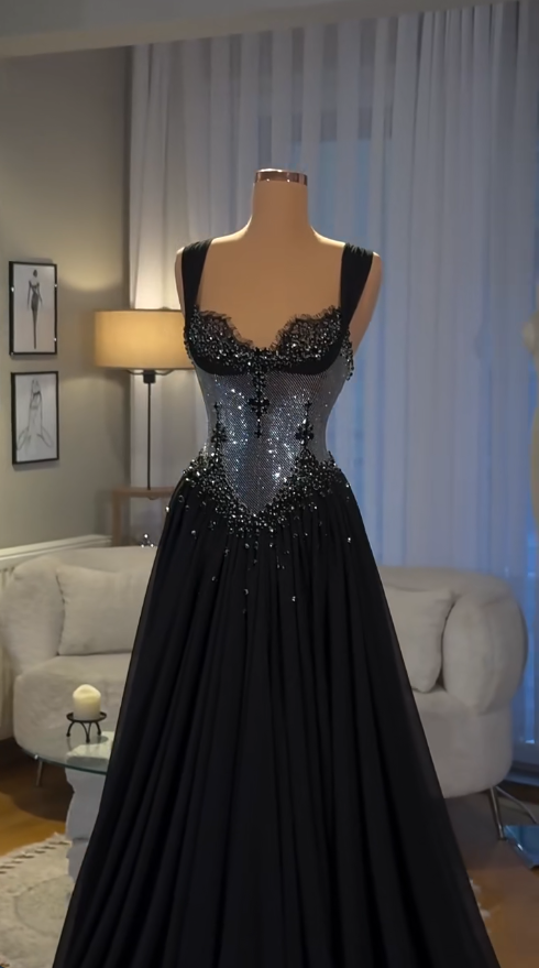 Élégante Robe de Soirée Noire Bretelles Ligne A Chiffon Robe de Bal DP06372