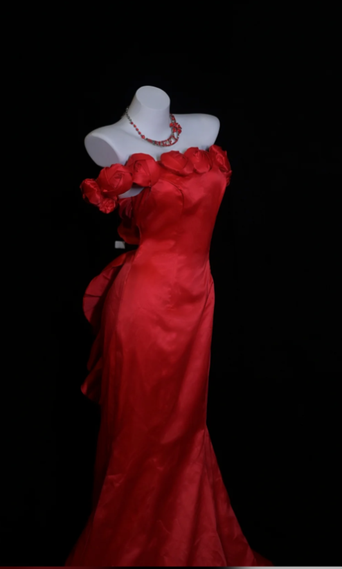 Chic Robe de bal rouge satin fourreau longue robe de soirée DP06422