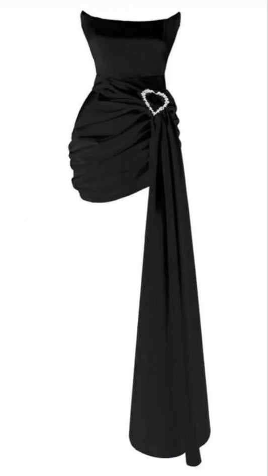 Elegantes schwarzes trägerloses Etuikleid für Geburtstage, Homecoming und Partys aus Satin DP06449