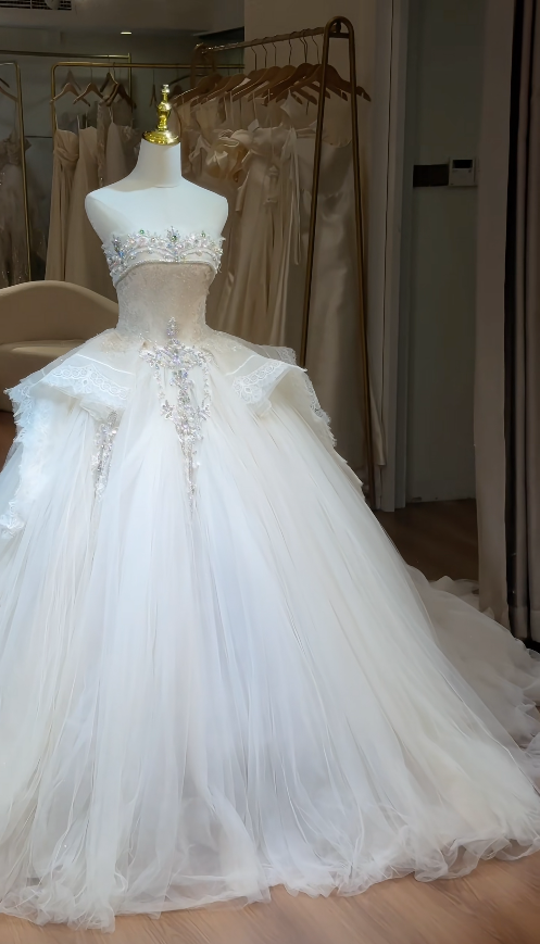 Timeless A-Line White Tulle Wedding Dress for Bride DP06579