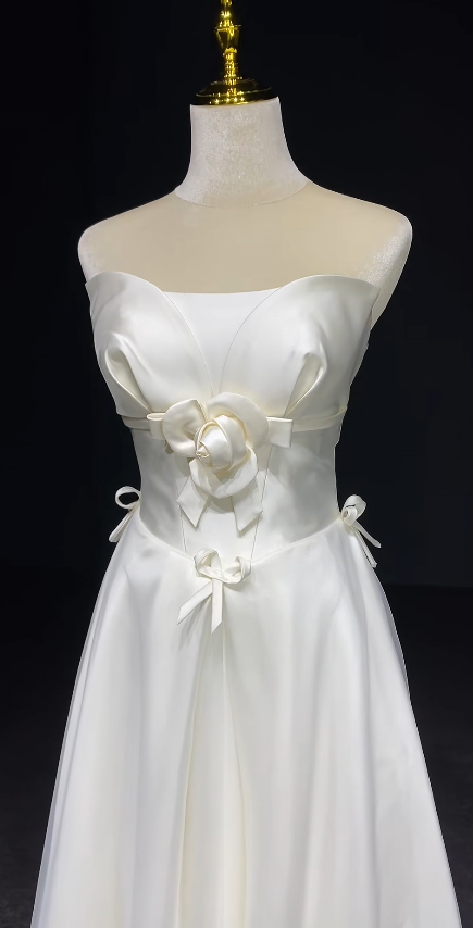 Elegantes weißes A-Linien-Satin-Hochzeitskleid für die Braut DP06633