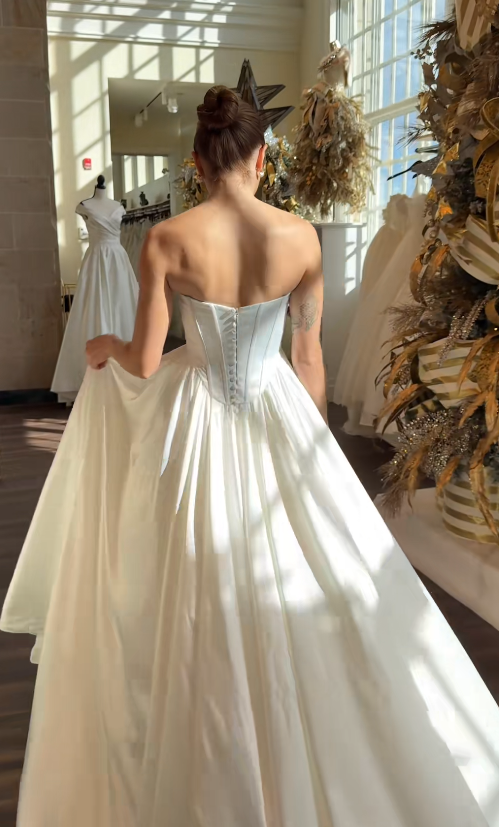 Simple A-Line Birdal Gown White Wedding Dress DP06876