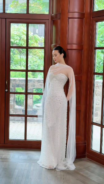 Weißes Etui-Hochzeitskleid aus Chiffon mit Perlen, Brautkleid DP06924