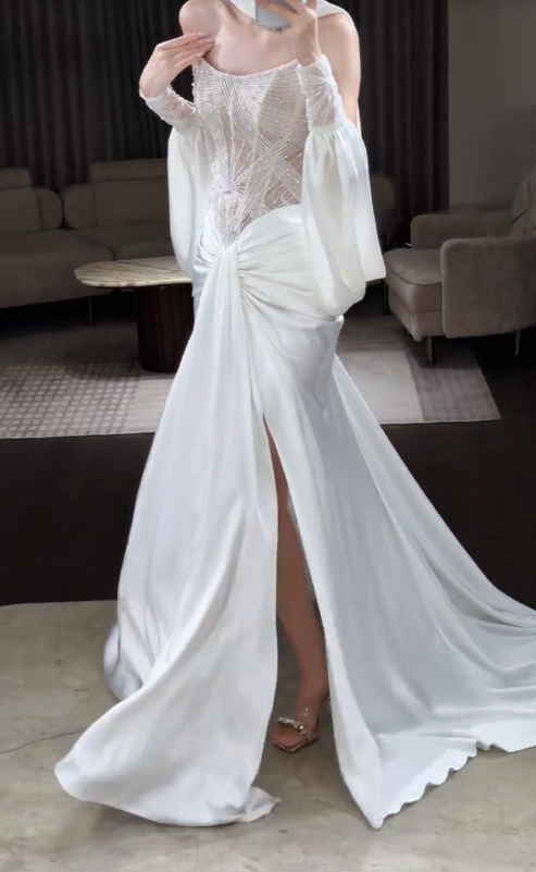 Simple White Sheath Satin Bridal Gown DP07005