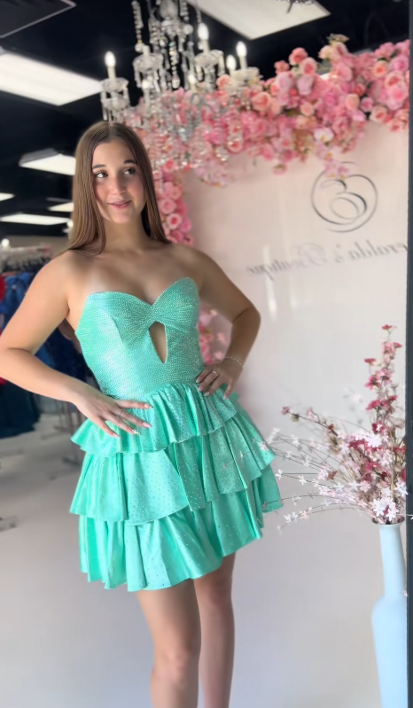 Robe Chic Courte Vert Menthe pour Bal de Retour A-ligne en Satin Robe d'Anniversaire DP07018