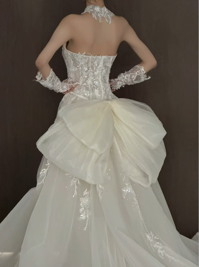 Charmante robe de mariée longue fourreau bustier en tulle blanc à appliqués DP07940