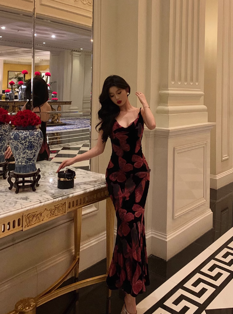 Edle Meerjungfrau Spaghettiträger Rosa Schwarz Langes Kleid zum 18. Geburtstag Partykleid 21. Geburtstag Outfits Geburtstagskleid Ideen für Frauen DP1312