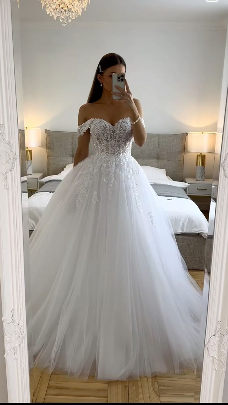 Ethereal Brautkleid Ballkleid Off The Shoulder Tüll Weiß Brautkleider Brautkleider DP1316
