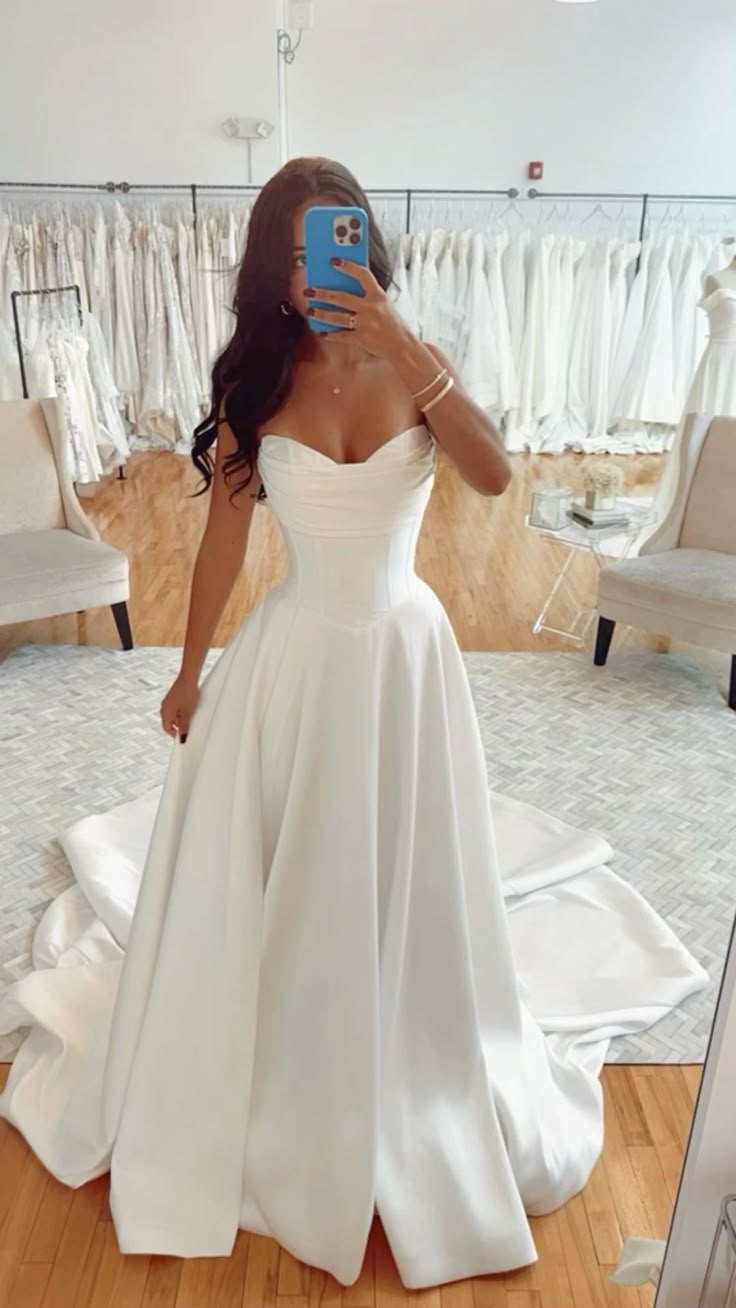 Robe de mariée classique trapèze en satin blanc, décolleté en cœur, robe de mariée minimaliste, DP1319