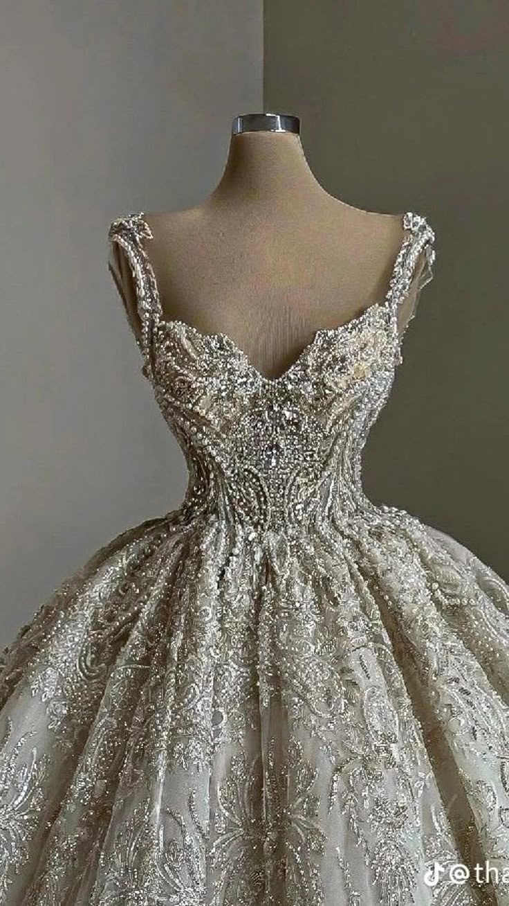 Robe de mariée classique, robe de bal, bretelles spaghetti, paillettes, robes de mariée blanches, robes de mariée minimalistes DP1330