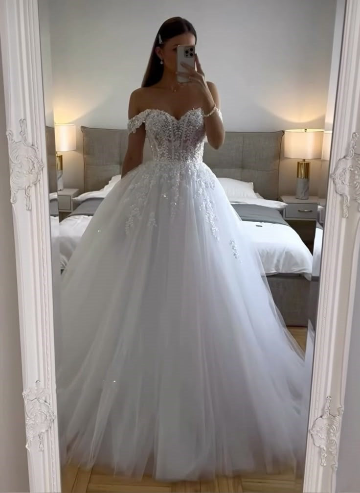Ethereal Brautkleid Ballkleid Off The Shoulder Tüll Weiß Brautkleider Brautkleider DP1321