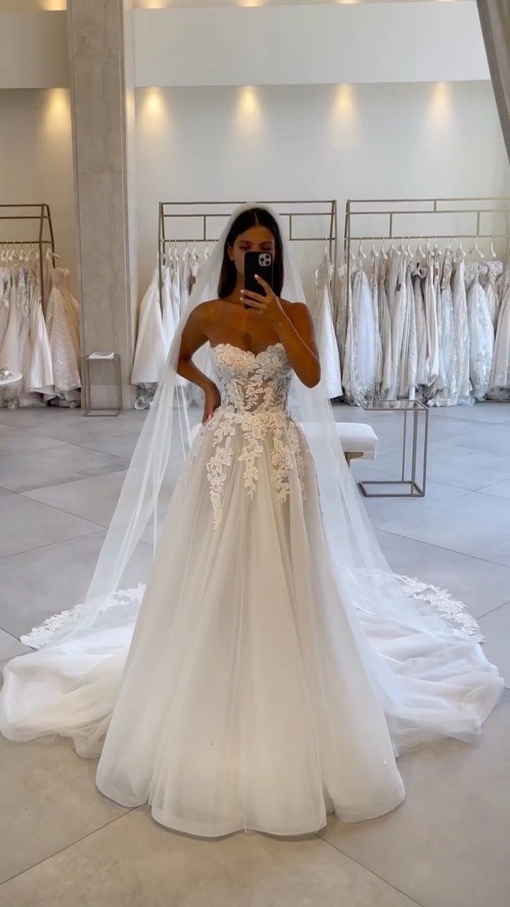 Robe de mariée classique trapèze en dentelle blanche, décolleté en cœur, minimaliste, DP1375