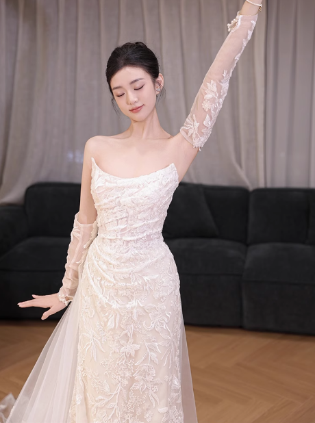 Robe de mariée classique fourreau bustier manches longues dentelle blanche robes de mariée minimalistes DP1648