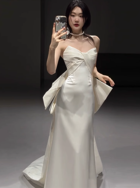 Robe de mariée classique sirène décolleté en cœur satin blanc robes de mariée minimalistes DP1651