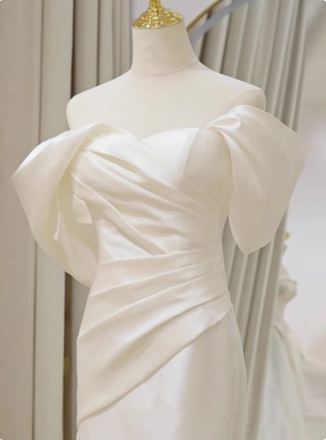 Robe de mariée classique sirène épaules dénudées en satin blanc, robes de mariée minimalistes DP1654