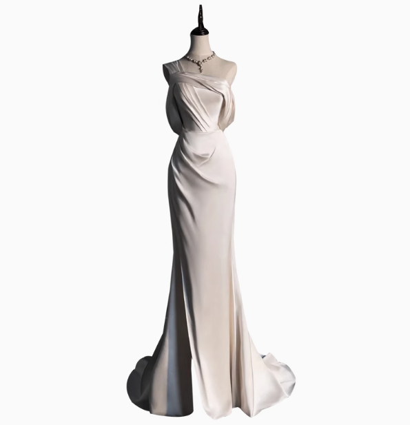 Robe de mariée classique sirène asymétrique en satin blanc, robe de mariée minimaliste DP1658