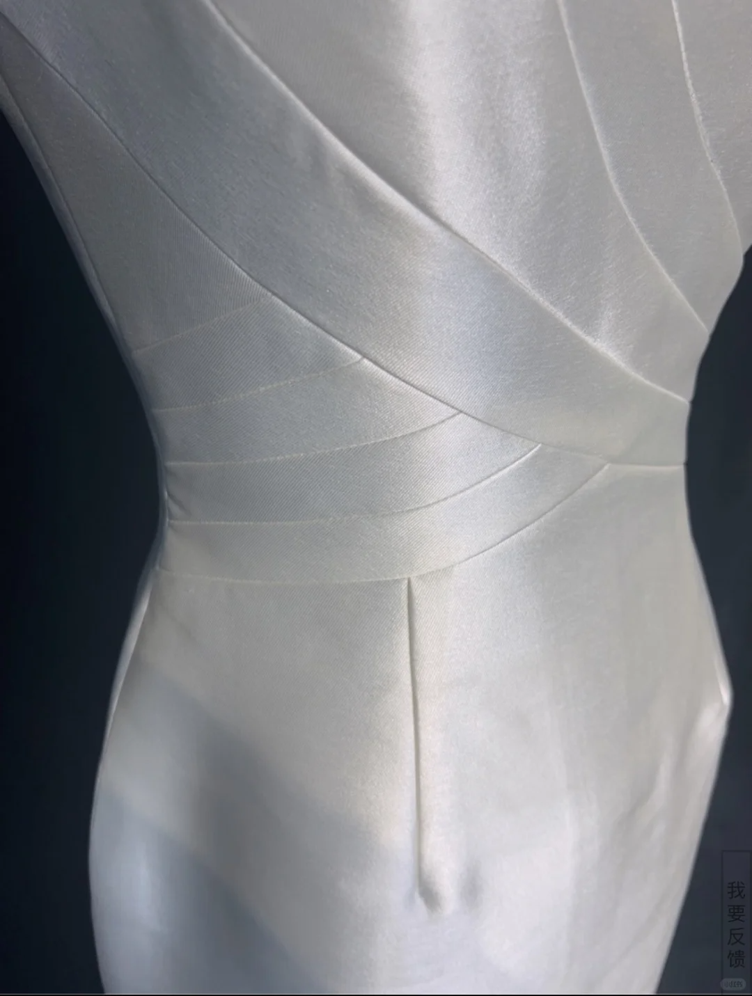 Robe de mariée classique fourreau courte en satin blanc, robes de mariée minimalistes DP1692