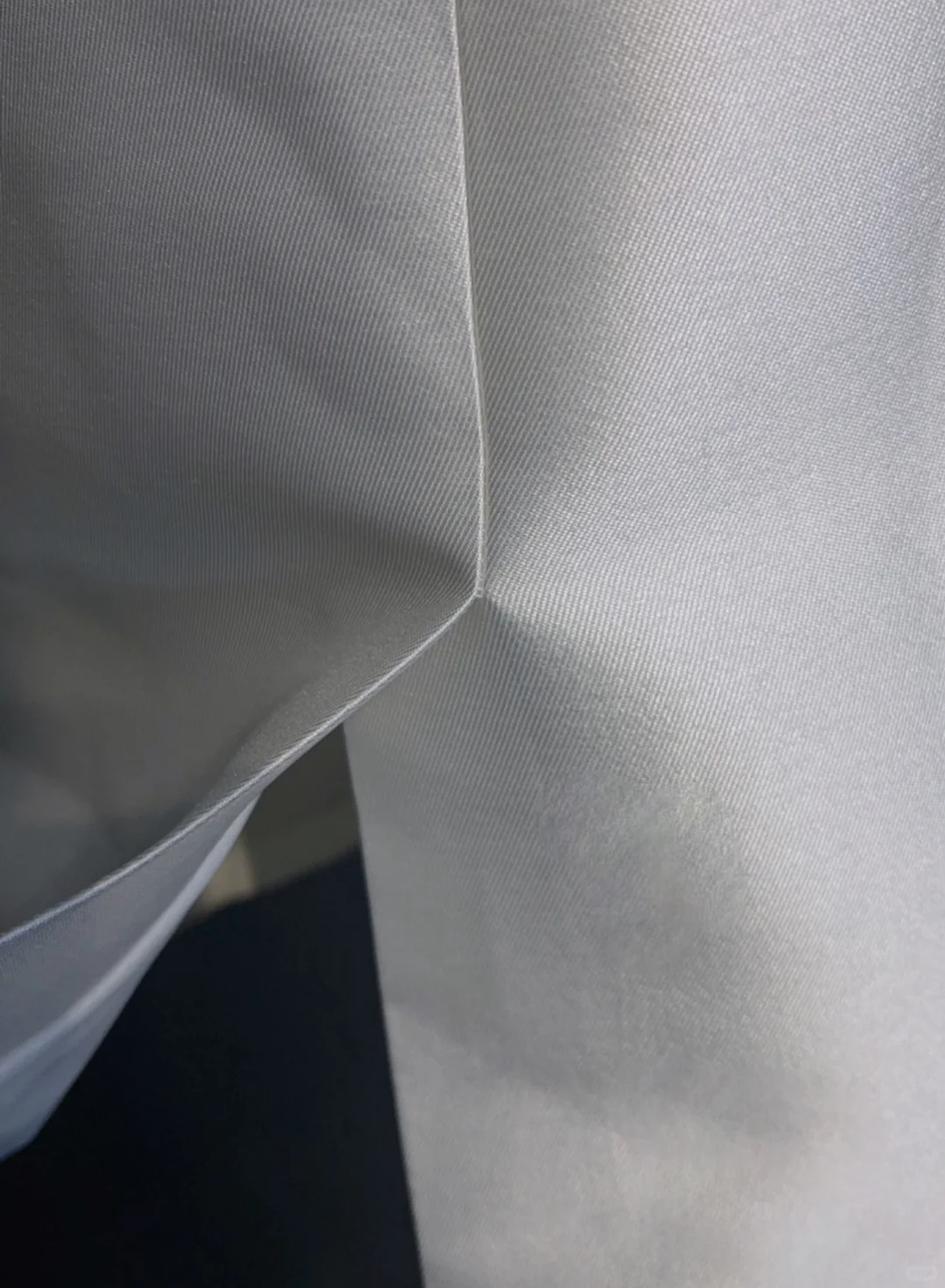 Robe de mariée classique fourreau courte en satin blanc, robes de mariée minimalistes DP1692