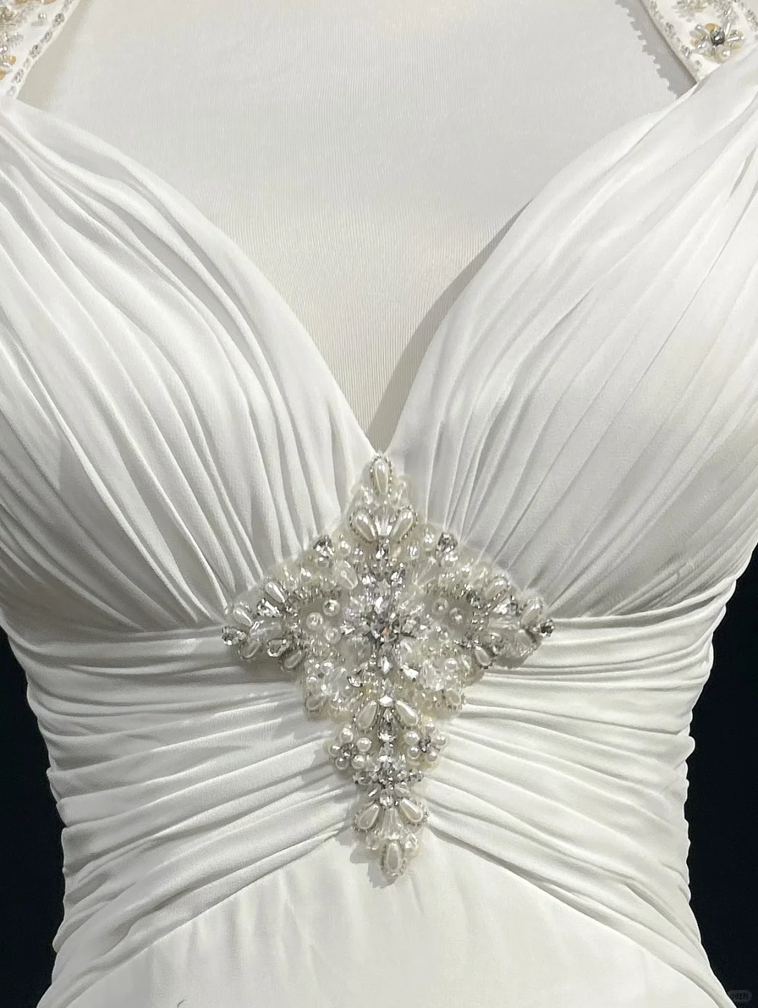 Robe de mariée classique, coupe trapèze, col licou, en mousseline blanche, minimaliste, DP1696
