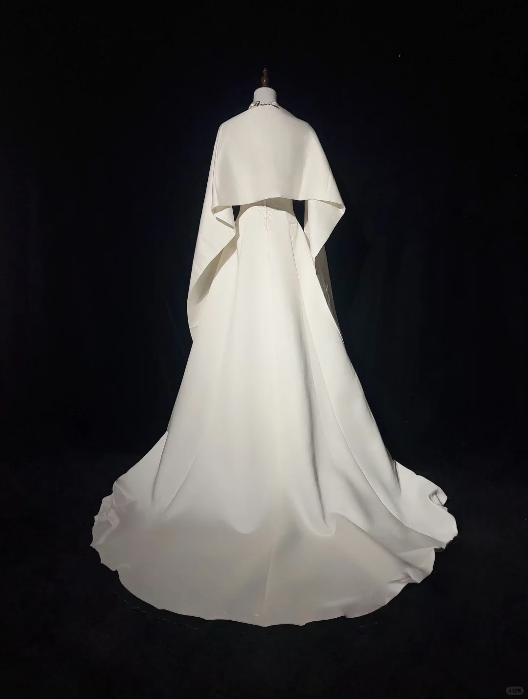 Robe de mariée classique, robe de bal, bustier, satin blanc, robes de mariée minimalistes, DP1698