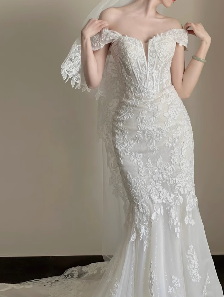 Robe de mariée classique sirène décolleté en cœur dentelle robes de mariée blanches robes de mariée minimalistes DP1806