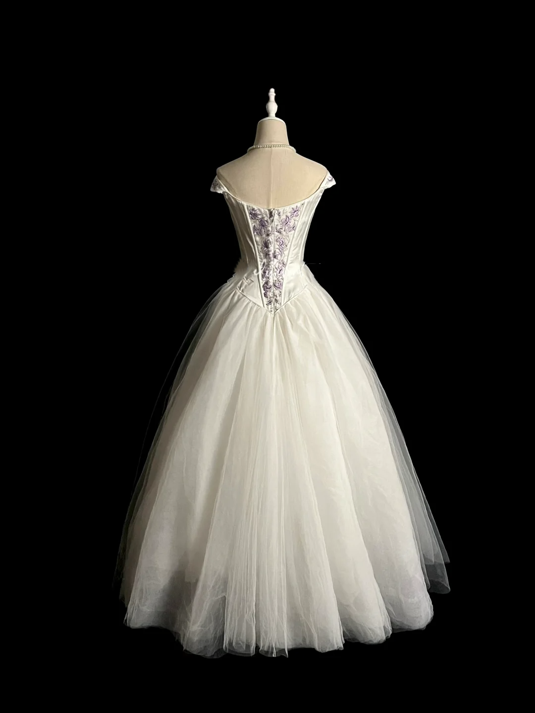 Vintage Ball Gown Off The Shoulder White Tulle Long Evening Party Gowns Evening Formal Dresses Evening Dress DP2024