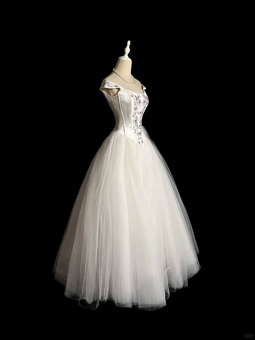 Vintage Ball Gown Off The Shoulder White Tulle Long Evening Party Gowns Evening Formal Dresses Evening Dress DP2024
