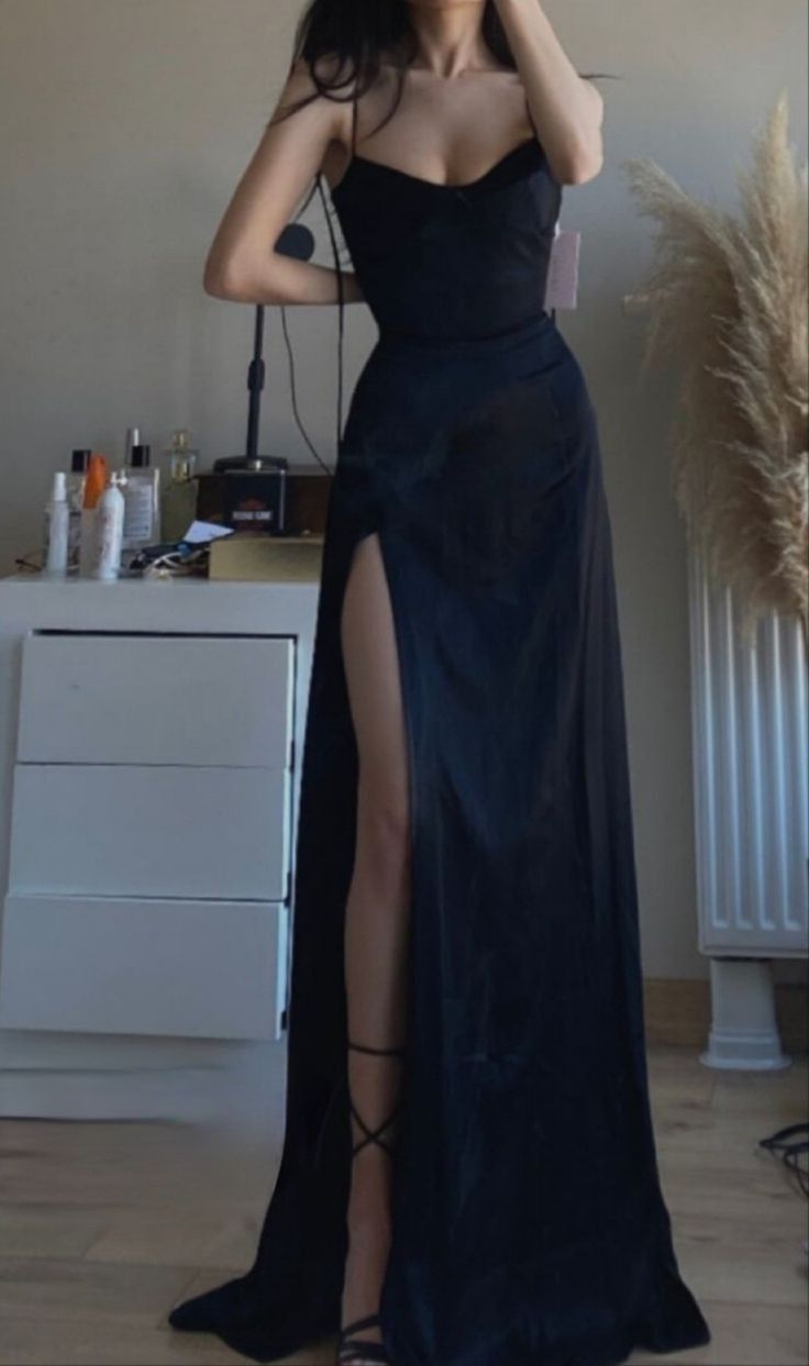 Wunderschönes schwarzes Abendkleid mit Spaghettiträgern und Schlitz in A-Linie, Ballkleider, formelle Sommerkleider für Hochzeitsgäste, Outfits für Hochzeitsgäste, DP2150