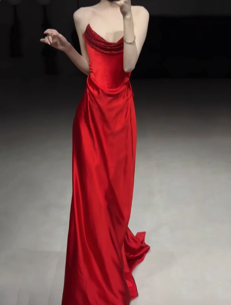 Wunderschönes Etui-Kleid aus trägerlosem rotem Satin, formelle Sommerkleider für Hochzeitsgäste, Outfits für Hochzeitsgäste, DP2279