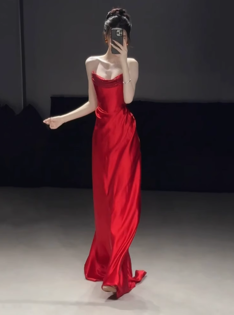 Wunderschönes Etui-Kleid aus trägerlosem rotem Satin, formelle Sommerkleider für Hochzeitsgäste, Outfits für Hochzeitsgäste, DP2279