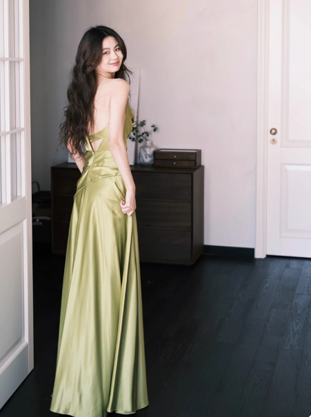 Modest Green A-Line Evening Dress Satin Asymmetric Neckline Long Prom Dress Elegant Formal Dress Wedding Guest Dress DP2833