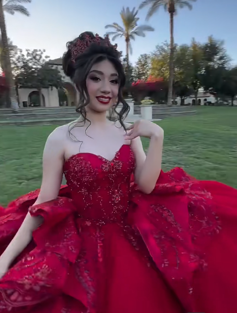 Elegant Ball Gown Sweetheart Neck Burgundy Tulle Beaded Applique Long Quinceanera Dress Formal Gowns Vestido De 15 Anos Sweet 16 Dress DP2841