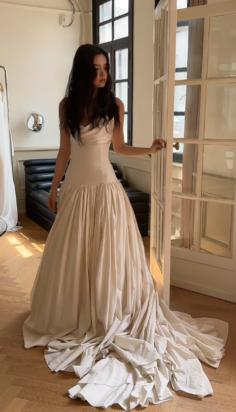 Elegant Strapless Sheath Long Luxury Wedding Dresses Ivory Satin Bridal Gowns DP3017