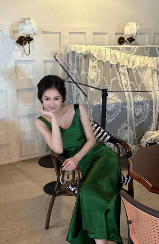 Elegant V-neck Sheath Satin Prom Dresses Dark Green Formal Dresses DP3186