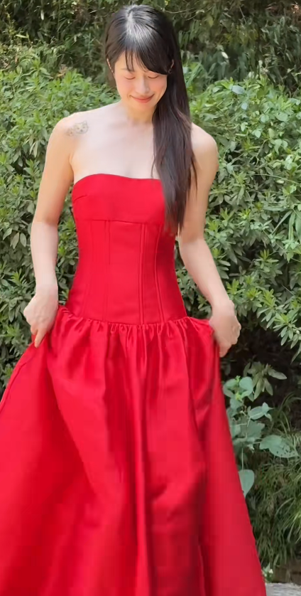 Elegant Strapless Ball Gown Satin Long Prom Dresses Sleeveless Evening Gown Red Formal Dresses DP3251