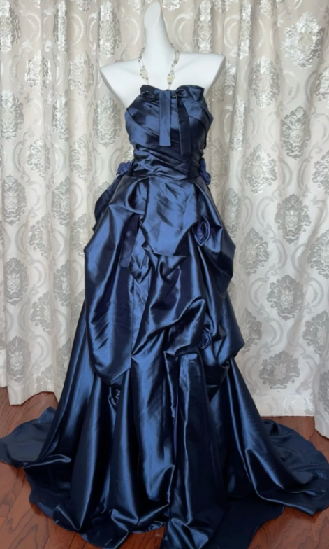 Vintage Halter A-Line Long Prom Dresses Satin Navy Blue Formal Dresses Sleeveless Evening Dresses DP3278