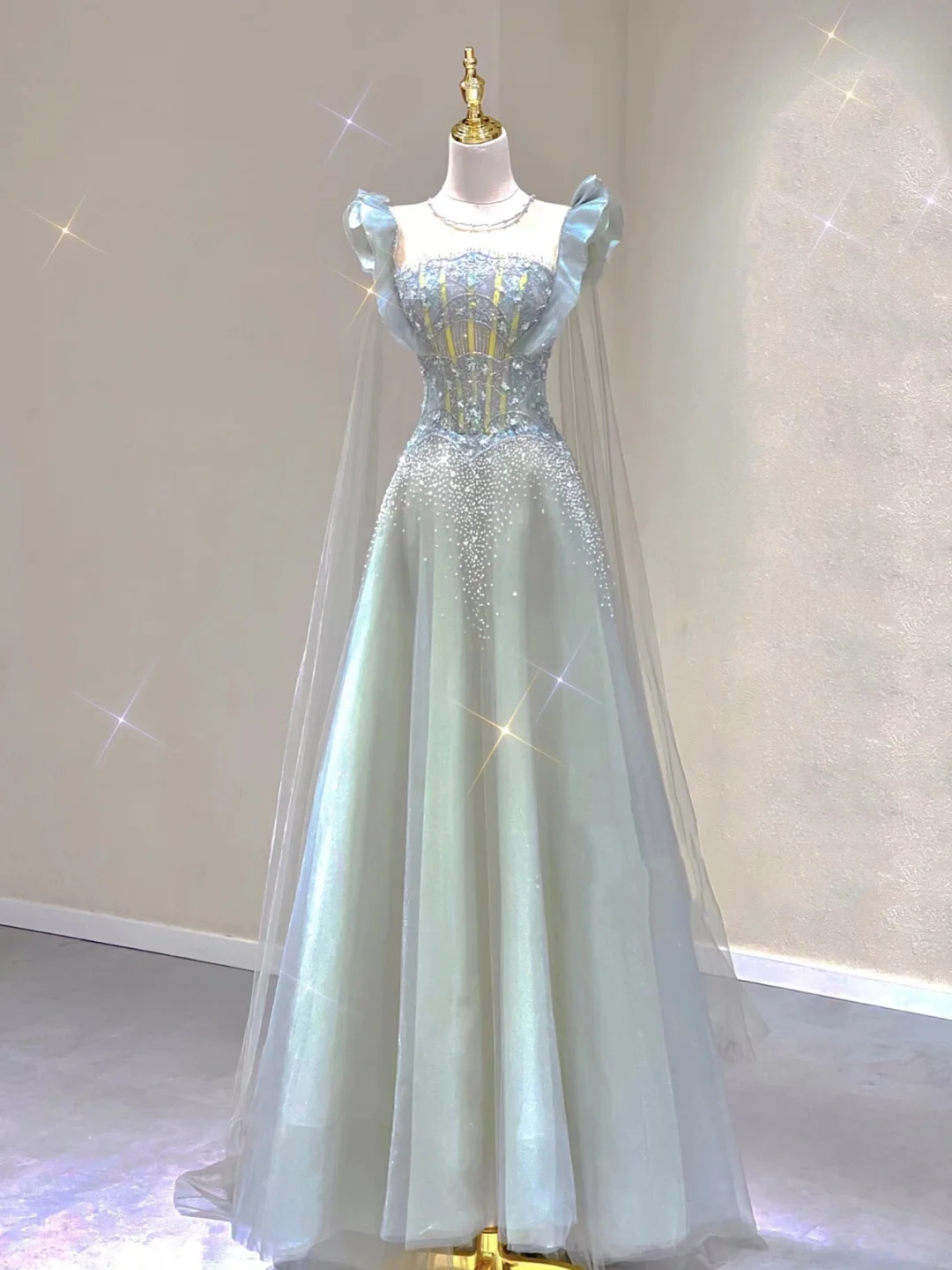 Pretty A Line Scoop Sleeveless Long Beads Tulle Prom Dresses Evening Dresses DP327