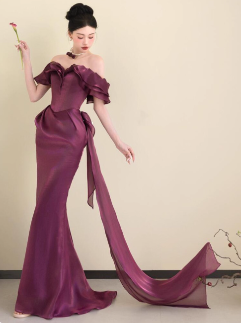 Chic Off-the-shoulder Mermaid Long Prom Dresses Satin Grape Evening Dresses DP3314
