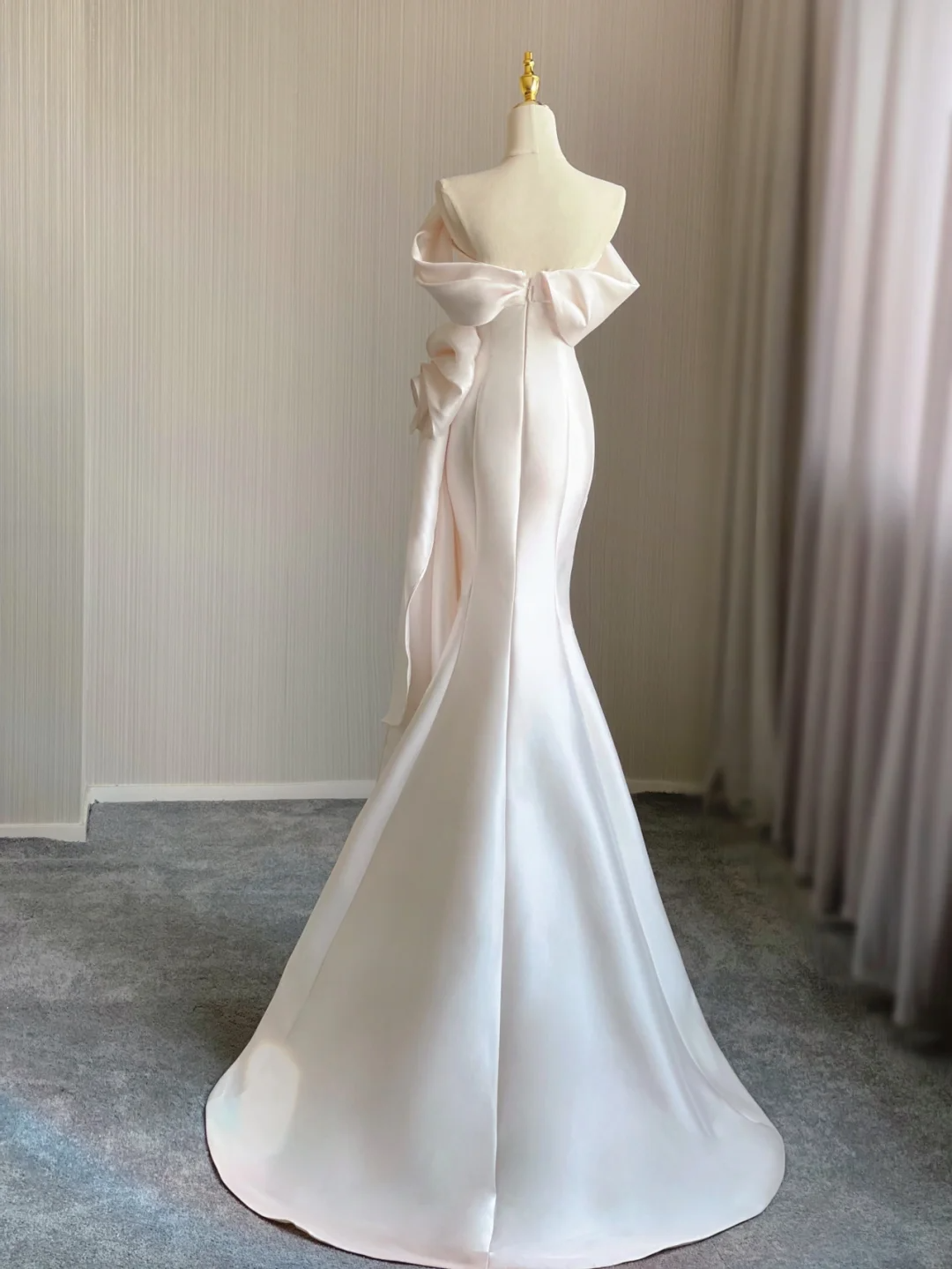 Unique Mermaid Off The Shoulder Ruffles Long Satin Pink Wedding Dresses Brides Dress DP344