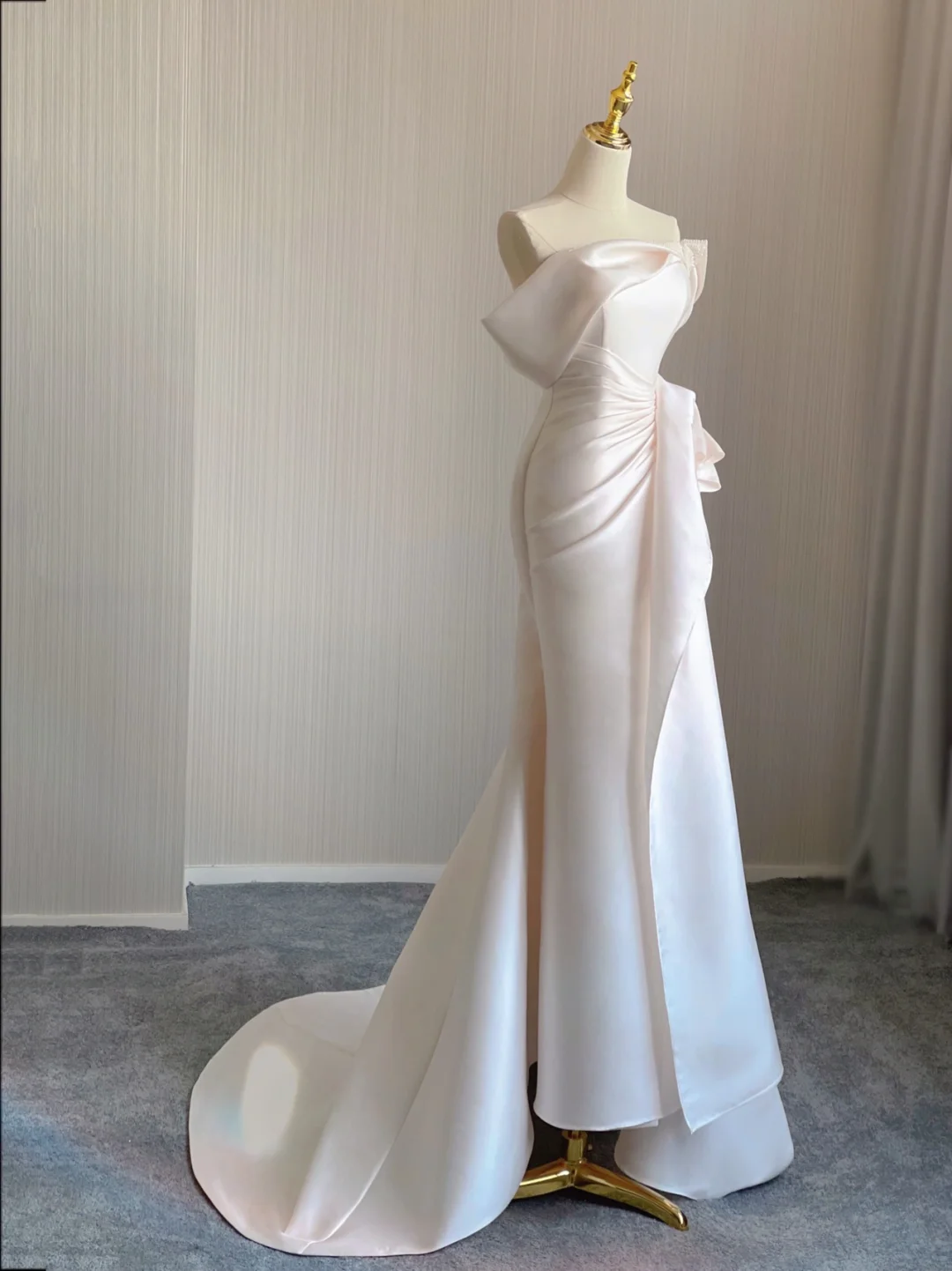 Unique Mermaid Off The Shoulder Ruffles Long Satin Pink Wedding Dresses Brides Dress DP344