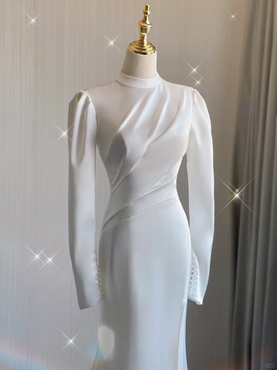 Simple Mermaid High Neckline Long Sleeves Satin White Wedding Dresses Bride Dress DP357