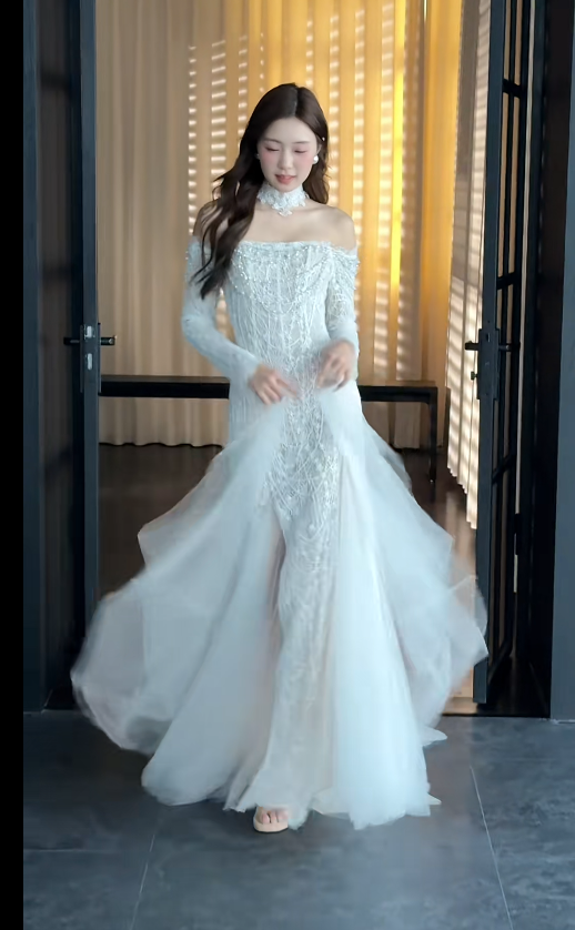 Timeless Off-the-shoulder Sheath Long Wedding Dresses Tulle White Bridal Gowns Long Sleeve Bridal Dresses DP3733