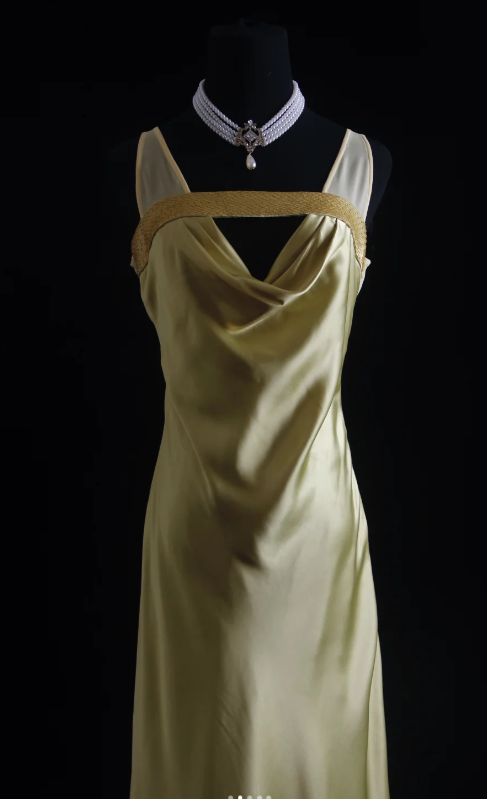 Vintage Sheath Silk Light Yellow Mother of the Bride Dress DP3775