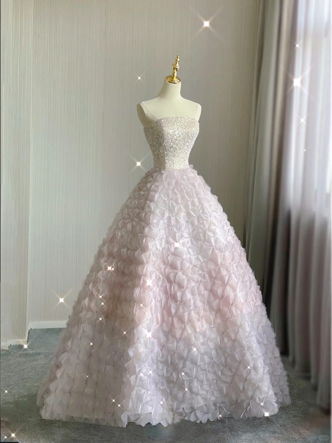 Pretty Ball Gown Strapless Sequins Beads Long Prom Dresses Graduation Dress High School Classy Evening Dresses DP378