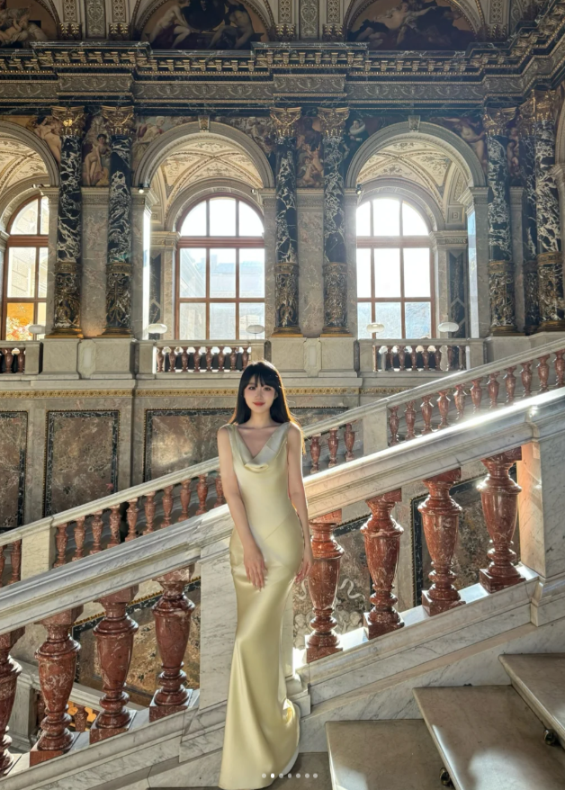 Elegant V-neck Sheath Yellow Long Prom Dresses Satin Sleeveless Backless Evening Dresses Yellow Bridesmaid Dresses DP3955