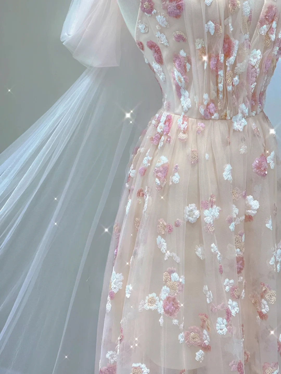 Elegantes A-Linie Neckholder Ärmelloses Rosa Blumen Abendkleid Langes Ballkleid DP400