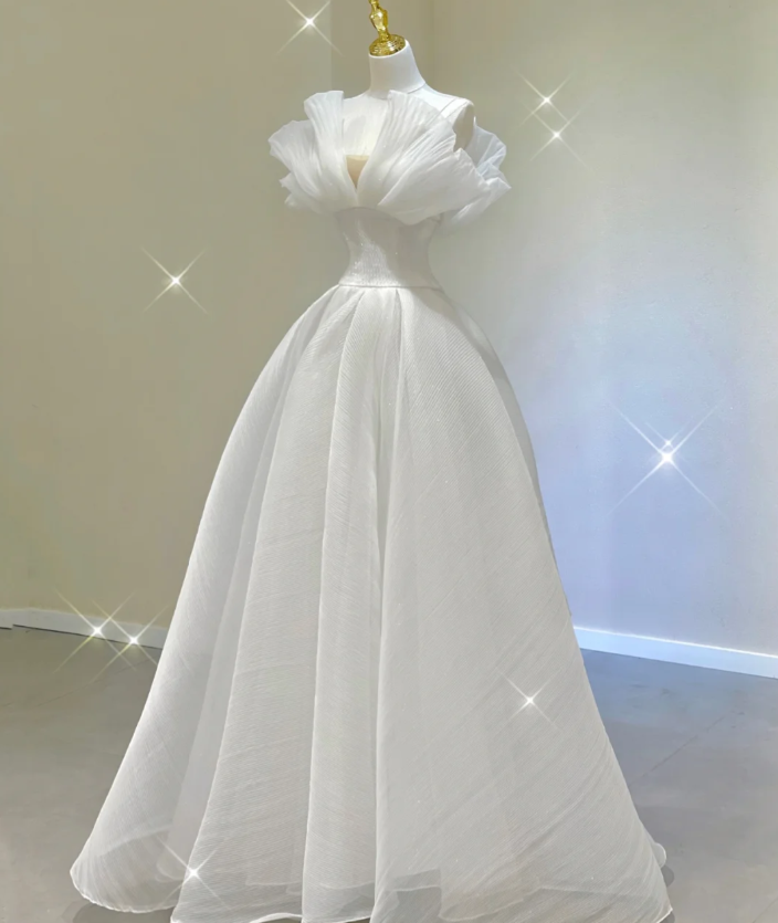 Timeless Ball Gown Strapless Long Tulle White Sweep Train Wedding Dresses Brides Dress DP412