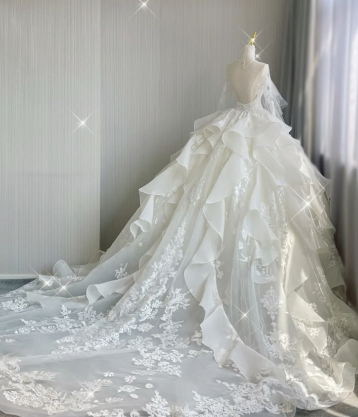 Unique Ball Gown Scoop Neckline Lace Long Sleeves White Wedding Dresses Brides Dress DP419