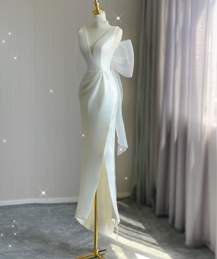 Simple Mermaid V Neckline Long White Wedding Dresses Summer Brides Dress DP473